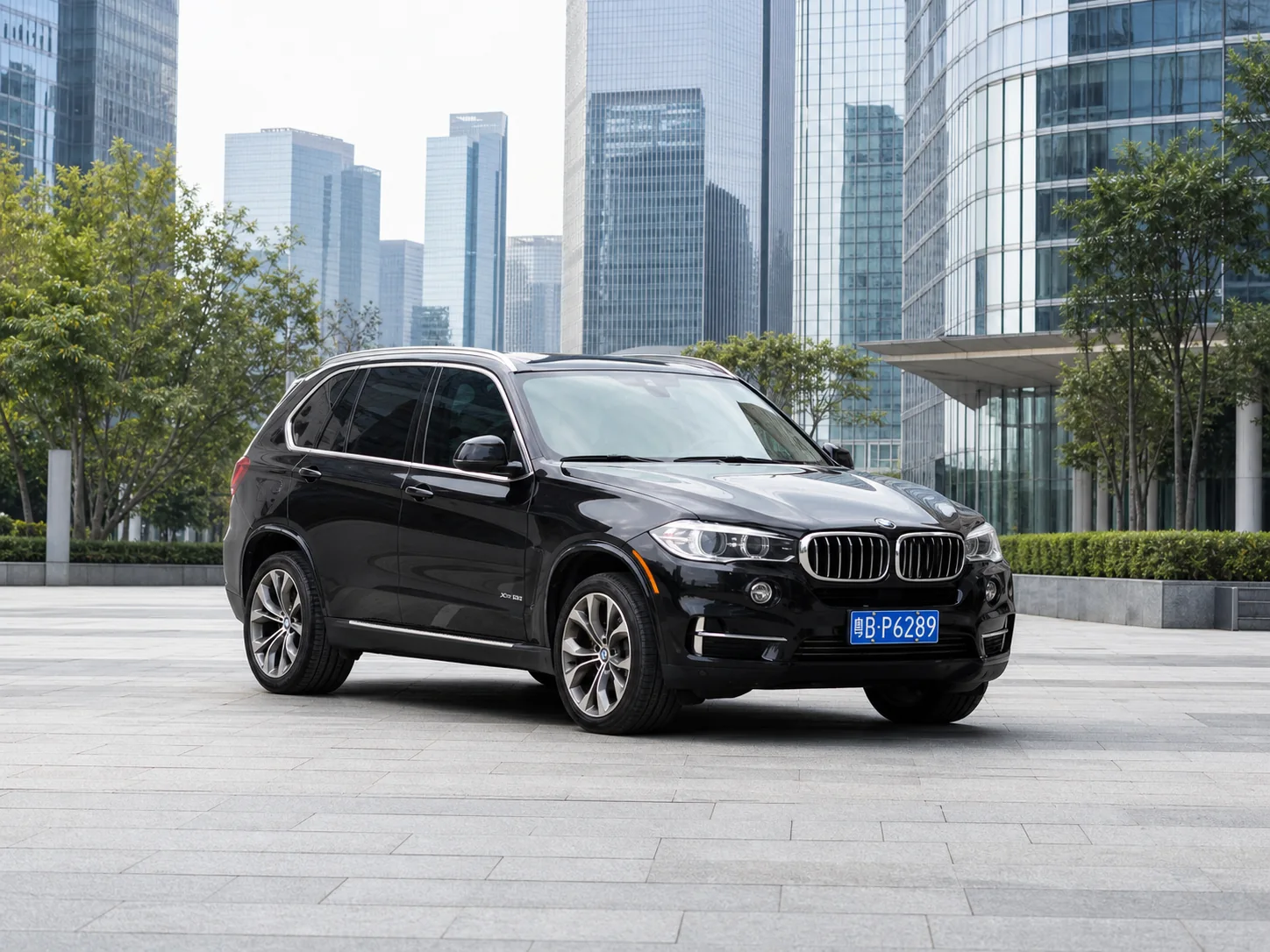 Late-model used petrol and diesel SUV from China for export buyers
