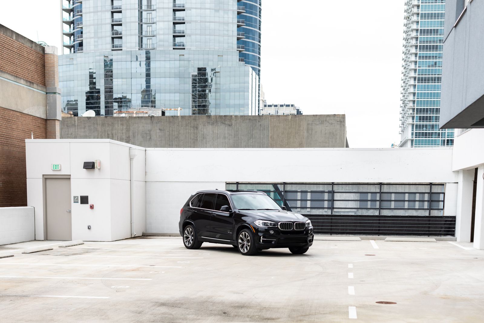 Late-model used petrol and diesel SUV from China for export buyers