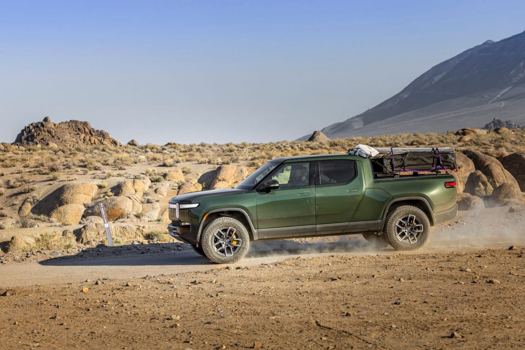 Late-model used pickups and commercial vehicles from China